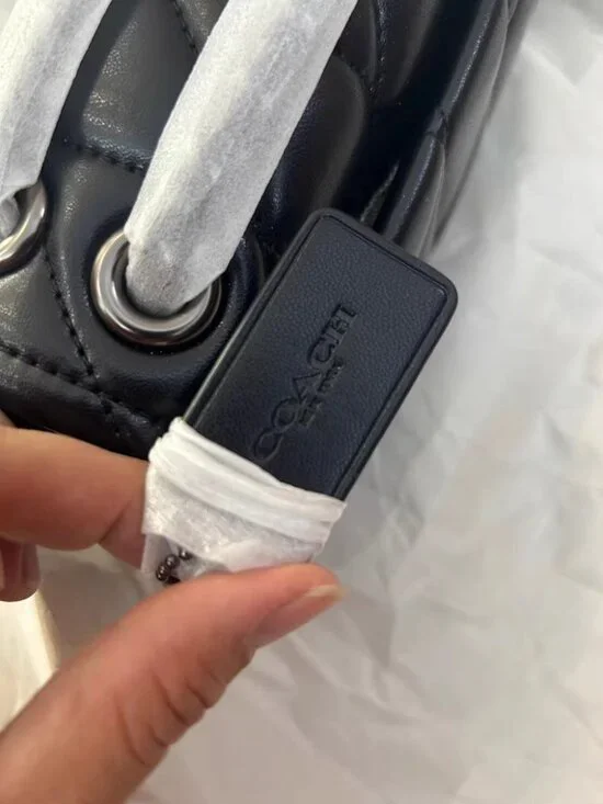 🚗🚗🚗Coach tabby shoulder bag 20 with quilting black - Picture 5 of 7